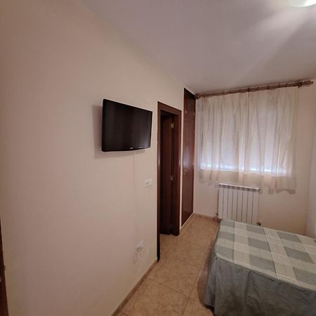 Отель Hostal Pension - La Rotonda Тардьента Экстерьер фото
